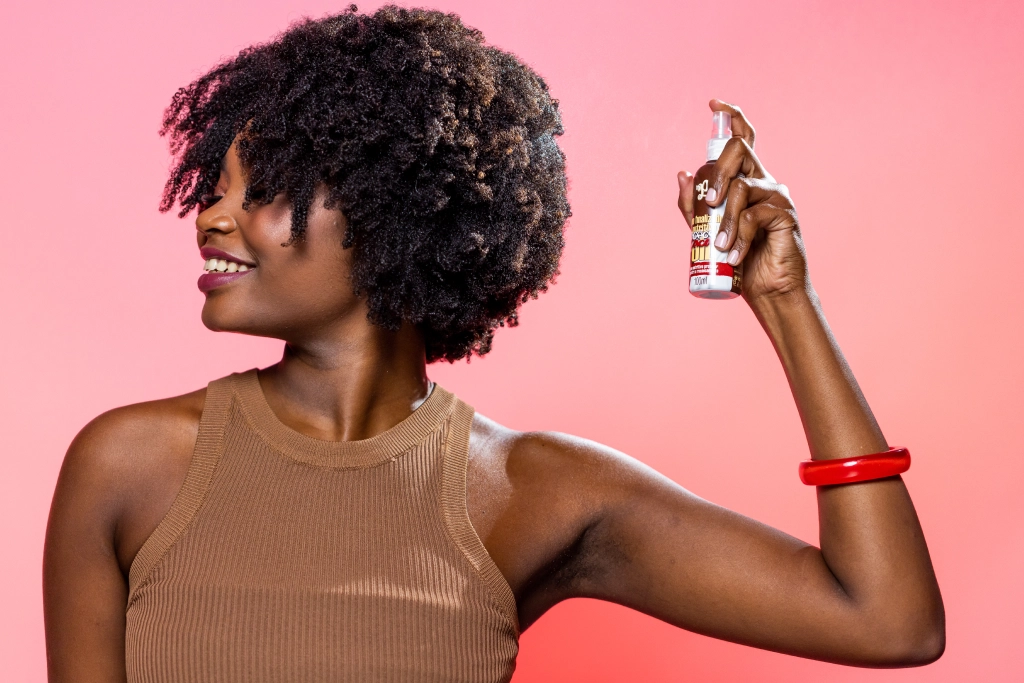 Dicas essenciais para cuidar dos cabelos crespos