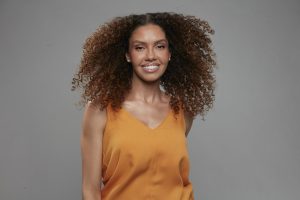 Air Dry Hair: guia completo da secagem natural dos cachos